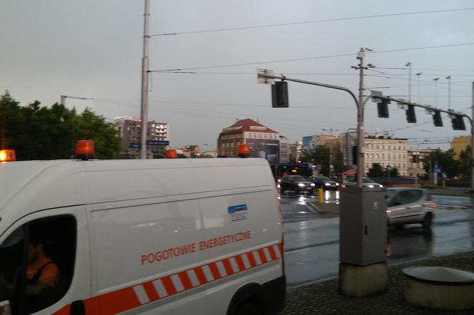 W niektórych miejscach Wrocławia burza spowodowała utrudnienia w ruchu