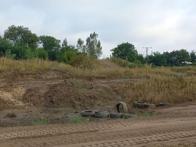 Ścieżka pieszo-rowerowa przy dawnej żwirowni w Lesznie prawie gotowa