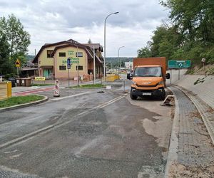 Drogowe remonty w Starachowicach. Fragment ulicy Piłsudskiego otwarty dla kierowców