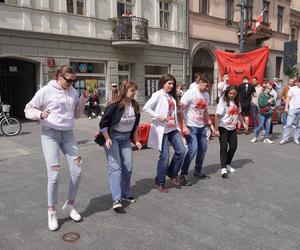 Pochód Juwenaliowy Łódzkich Uczelni. Studenci przejęli Łódź! [ZDJĘCIA]