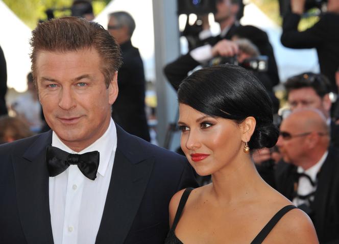 Żona gwiazdora udawała Hiszpankę! Skandal w Hollywood