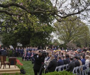 Trump ogłosił kolosalne cła. Tak ostro jeszcze nie było! To bomba wymierzona w świat