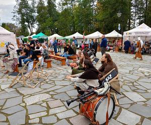 Odbywający się w Mrozach Festyn Archeologiczny to wydarzenie, które z roku na rok przyciąga coraz więcej umieszkańców regionu i turystów