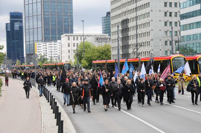   Razem przeciw przemocy. Medycy protestują w Warszawie