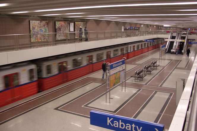 Dlaczego nie jeździ metro? Poważne utrudnienia na trasie, kilka stacji wyłączonych