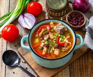 Zupa z mięsem DOKŁADKA: łatwy przepis na krzepiące danie jednogarnkowe