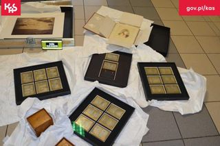 Próba nielegalnego wywozu zabytkowych fotografii