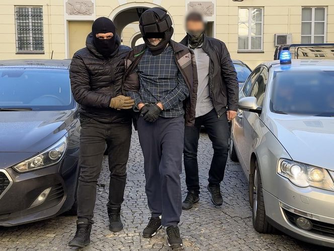 Policja zatrzymała podejrzanego o atak na biuro PO