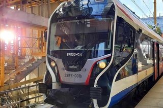 Duże zmiany dla podróżujących koleją pod Warszawą. Uruchomiono zastępczą komunikację autobusową