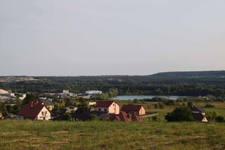 Najdłuższa miejscowość w Świętokrzyskiem. Brzeziny 