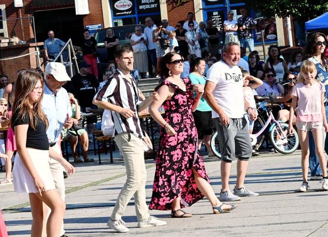 "Rudzko Potańcówka - jako bywało", czyli taneczne rytmy na rynku w Rudzie Śląskiej