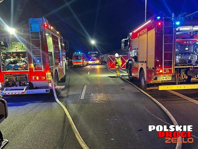 Tak wygląda grób ofiar wypadku na A1. Od tragedii pod Piotrkowem Trybunalskim minął rok [ZDJĘCIA].