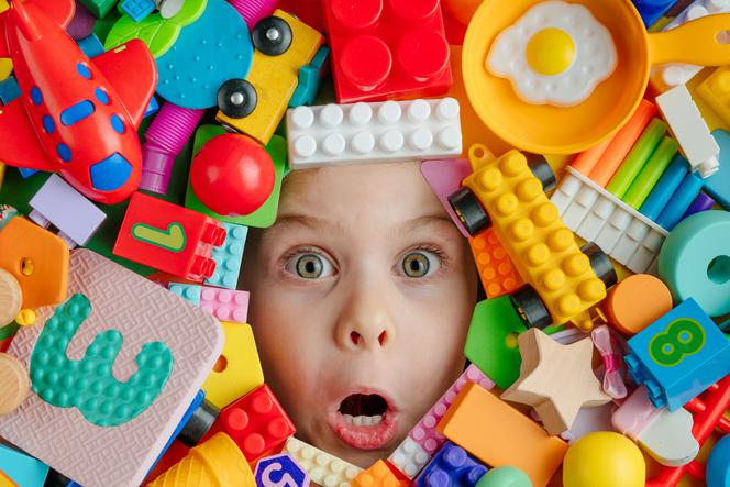 Dlaczego warto ograniczać dzieciom liczbę zabawek? 9 ważnych faktów