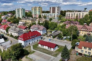 Starachowice. Były komórki na węgiel, są piękne mieszkania