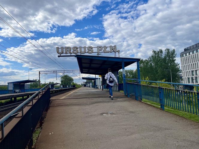 Ursus Północny - fatalny stan przystanku kolejowego