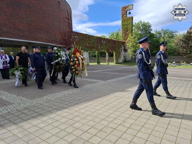 Żałoba wśród policjantów. Z honorami pożegnali kolegę, którego zabrała ciężka choroba