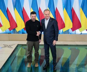 Tak Zełenski prezentuje się na salonach. Wszystkie stroje prezydenta Ukrainy