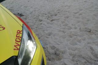 Paralotniarz spadł na plażowiczkę. Groźny wypadek w Chłopach