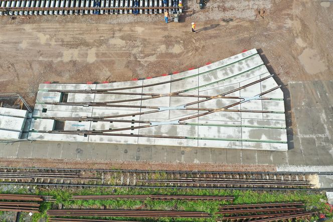 Kraków buduje Warszawie plac Zawiszy. Byliśmy w fabryce, gdzie powstanie 121 elementów wielkiej układanki