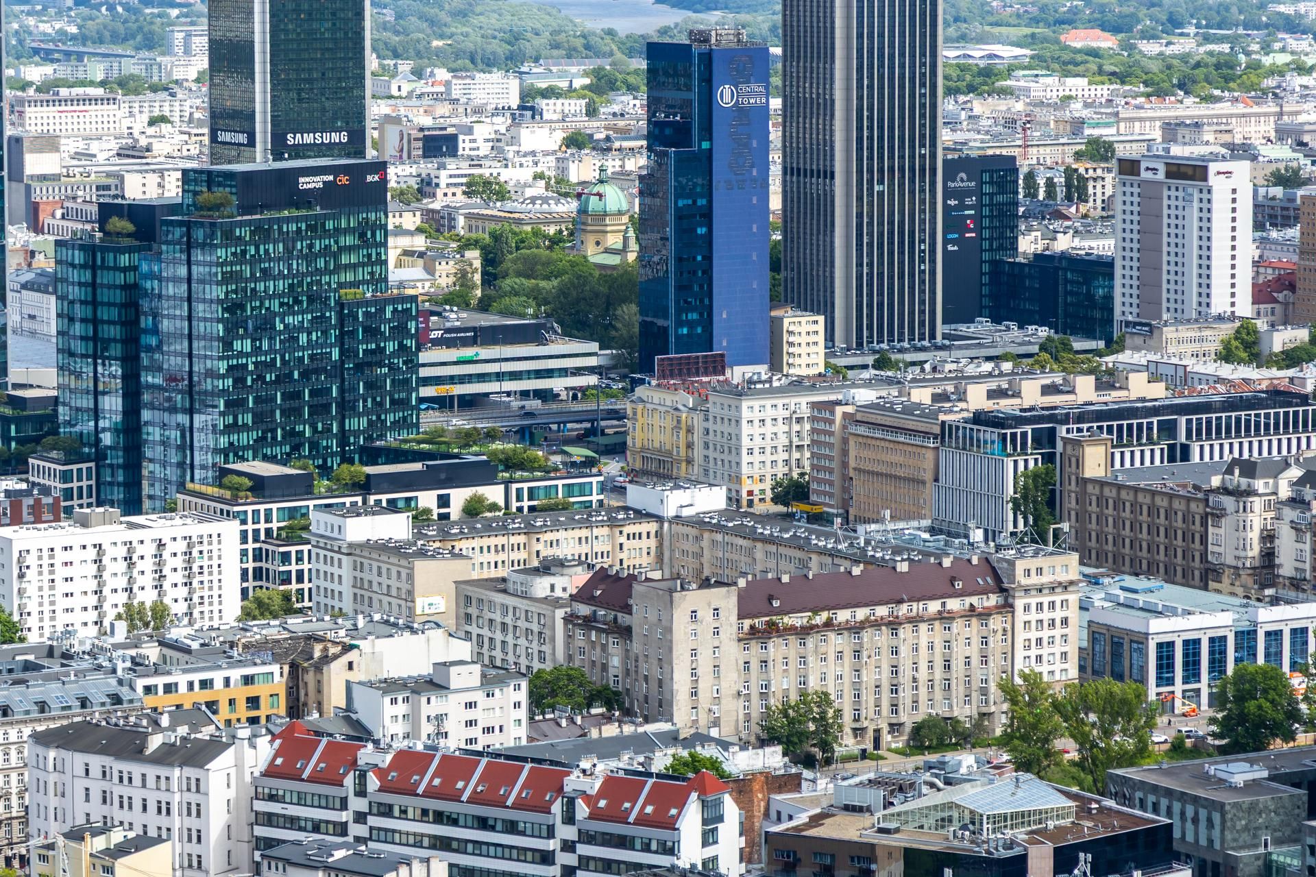 Panorama Warszawy z wieżowca Skyliner