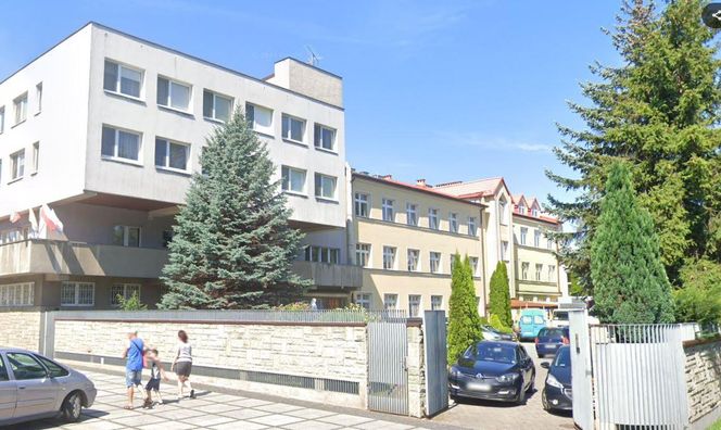 7. PUBLICZNA SZKOŁA PODSTAWOWA IM. MATKI ZOFII SZULC SIÓSTR ZMARTWYCHWSTANEK - 83,5 proc.