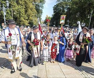 II szczyt pielgrzymkowy na Jasną Górę. Więcej pątników niż w zeszłym roku