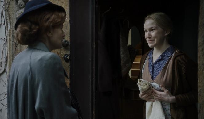 Dom pod Dwoma Orłami odc. 10. Zofia Szablewska (Karolina Gruszka), Rysia (Klara Williams)