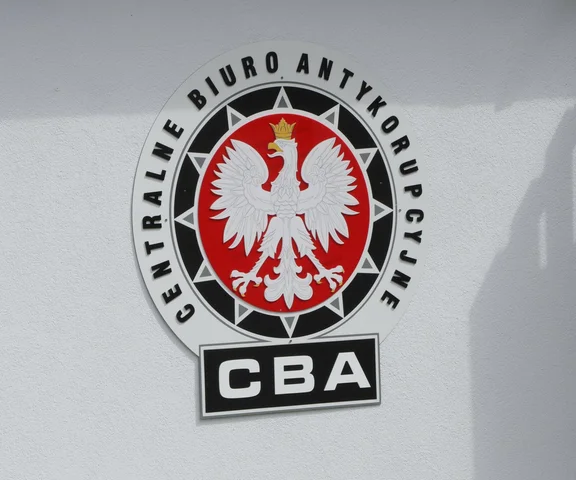  Prorektor prywatnej uczelni zatrzymana na Okęciu przez CBA