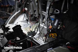 Żarscy policjanci rozbili dziuplę. W niej auta warte kilka mln złotych