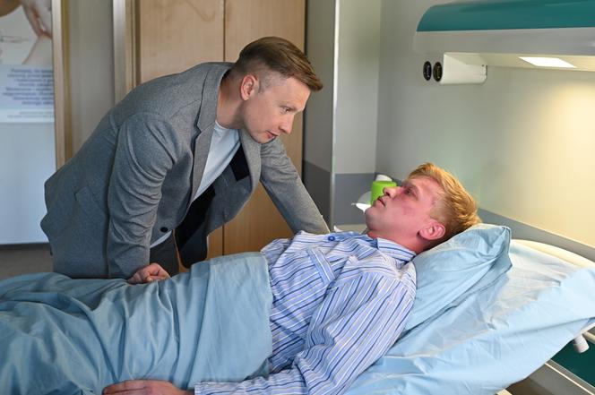 Na Wspólnej, odcinek 3671: Igor (Jakub Wesołowski), Oskar (Maciej Kosiacki)