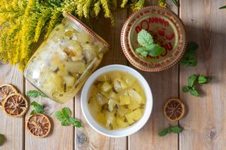 Marynowana na słodko cukinia jak ananas - zaskakujący dodatek do sałatek i deserów