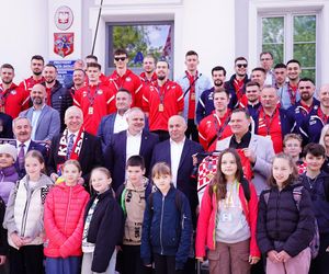Siatkarze KPS-u z medalami na szyi, dziękowali kibicom za udany sezon