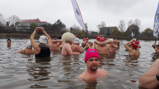 Zimne nóżki i czapki na głowie. Kolejne morsy z woj. lubelskiego zaczęły sezon. Zobacz galerię 