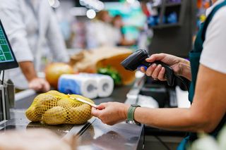 Dodatki świąteczne 2025 w handlu: Niemcy biją Polskę na głowę