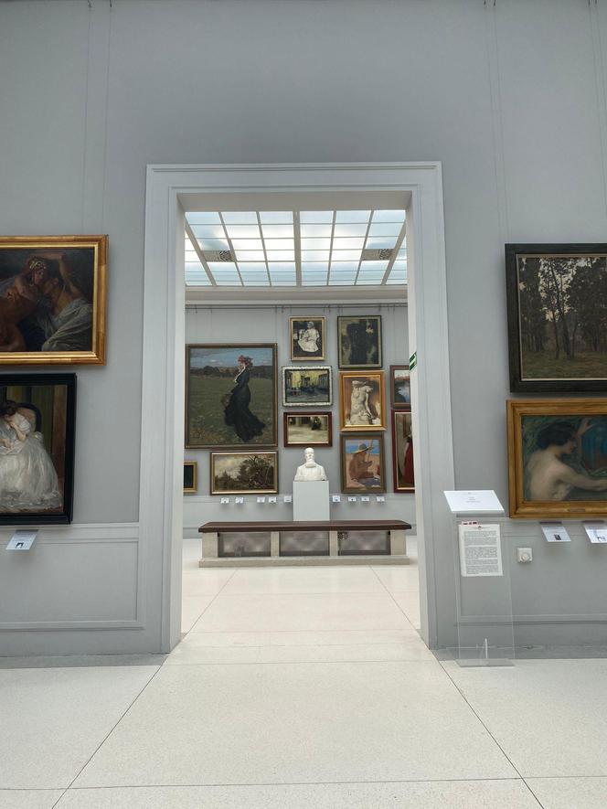 Pałac w Rogalinie zachwyca turystów. Znajduje się 20 kilometrów od Poznania 