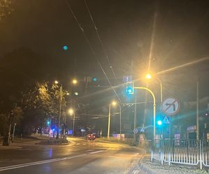 Autokar wjechał w targowisko.