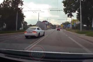 Wypożyczone audi udawało radiowóz. 20-latek wpadł dzięki nagraniu z kamerki