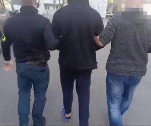 Wjechali autem do jubilera, a potem uciekli z łupem! Jest nagranie z napadu