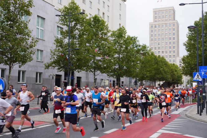 Uczestnicy Maratonu Warszawskiego 2025