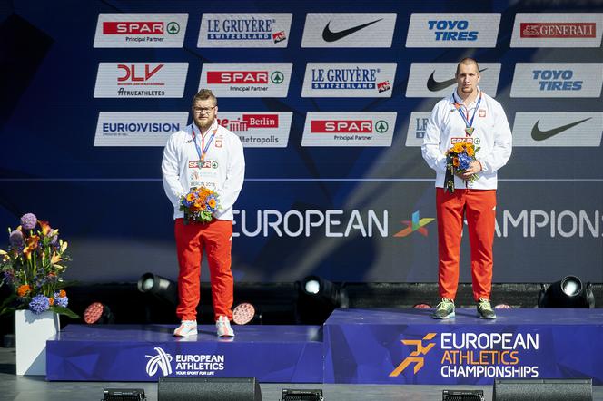 Paweł Fajdek i Wojciech Nowicki na podium ME w lekkoatletyce