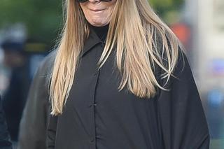 Hanna Lis - rajstopy spadają jej z bioder 