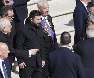 Trump i Zełenski złamali zasady na pogrzebie Franciszka