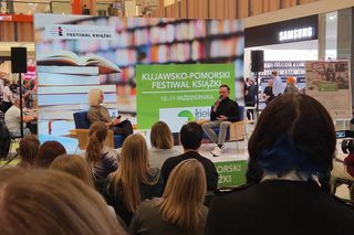 Tłumy na Kujawsko-Pomorskim Festiwalu Książki! Zielone Arkady zamieniły się w literacki raj