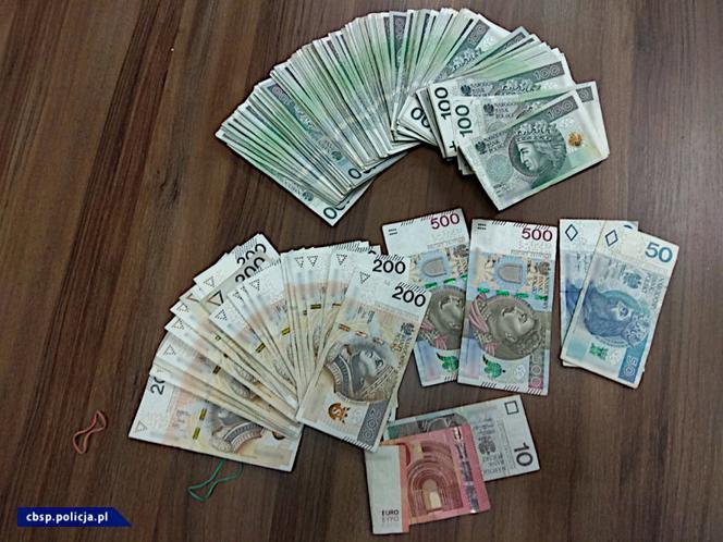 CBŚP rozbiło gang: zlikwidowało laboratoria, plantacje marihuany, skonfiskowało blisko 80 kg amfetaminy, przejęło nieruchomości, samochody, pieniądze.