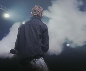 WaluśKraksaKryzys kolejnym singlem zapowiada nowy album. Oto broń / goń
