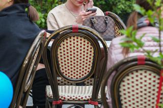 Idol nastolatek przyłapany przez paparazzi w stolicy!