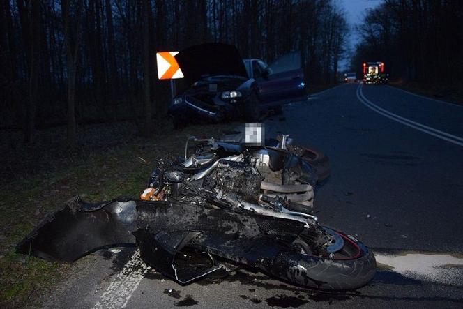 Lubelskie: 18-latek stracił panowanie nad motocyklem. Pojazd uderzył w nadjeżdżające auto 