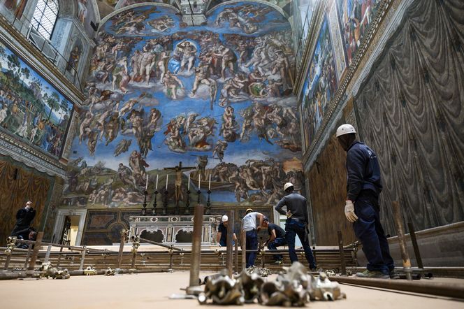 Kaplica Sykstyńska gotowa na konklawe