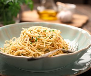 Świętuj Dzień Spaghetti. 5 najlepszych przepisów, które przygotujesz w mniej niż 30 minut