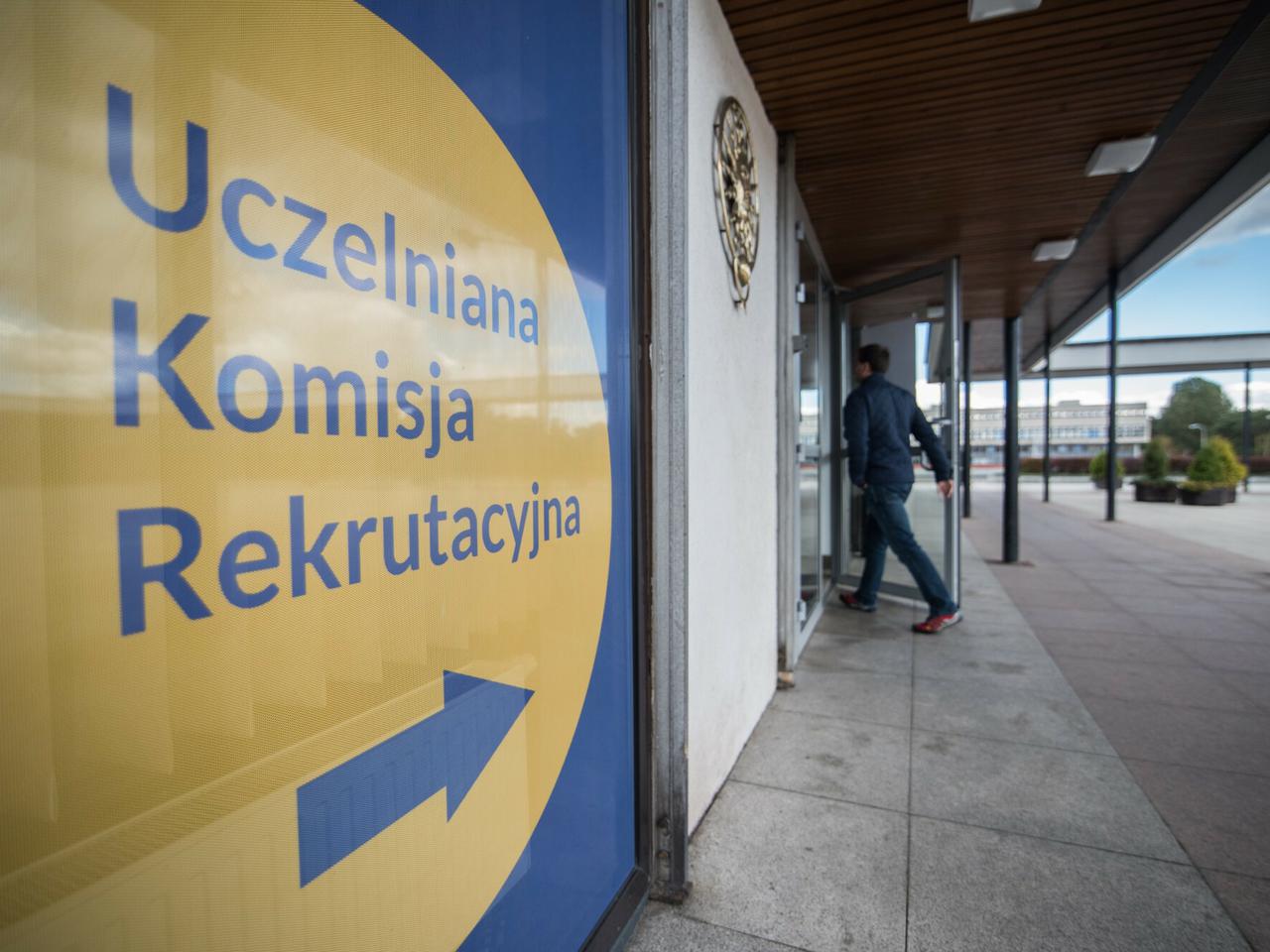 Rekrutacja na studia 2021 - wprowadzanie wyników matur i składanie papierów. Do kiedy trwa proces rekrutacji?